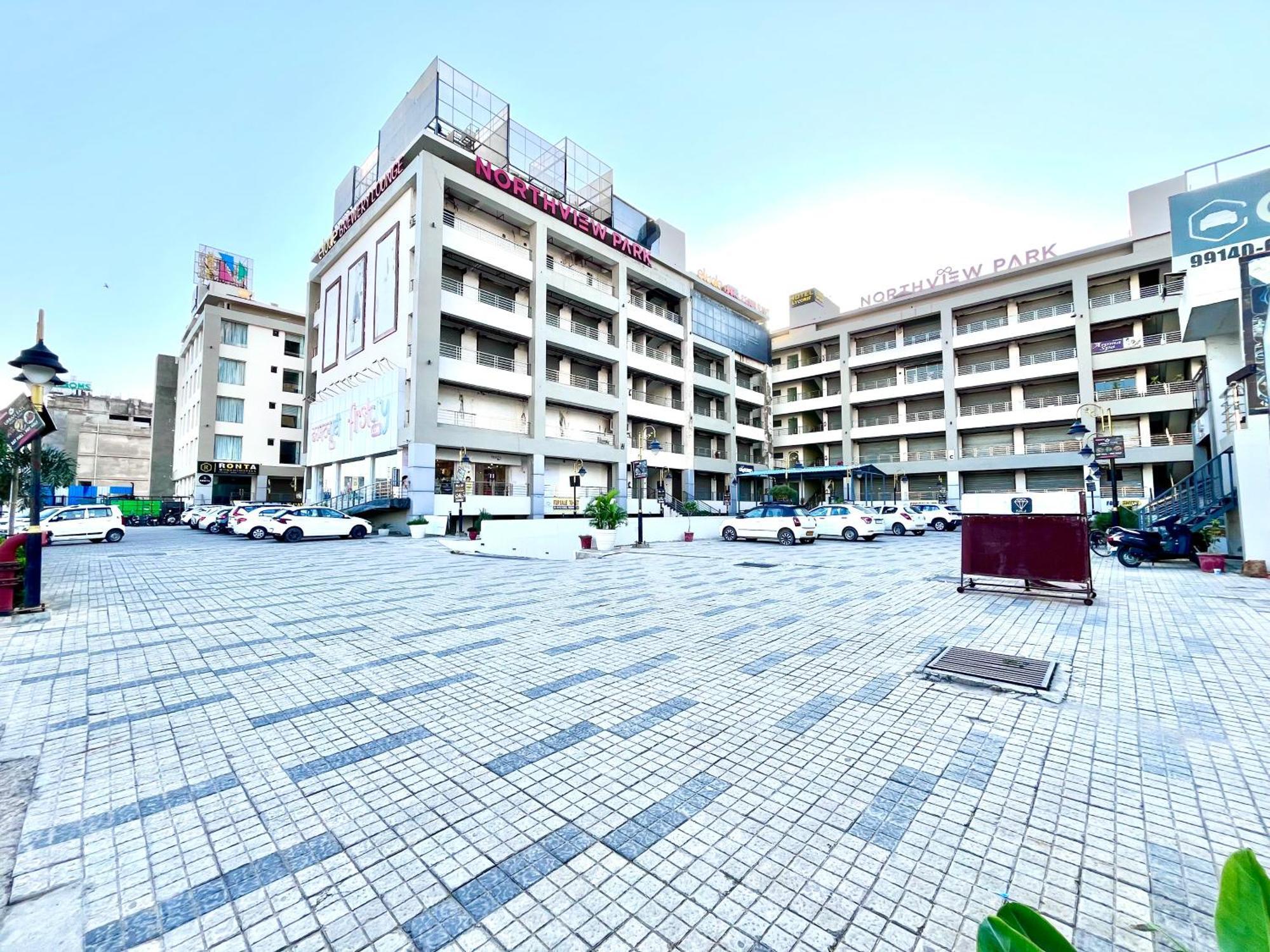 Hotel Northview Park By Lycoris !! Top Rated & Most Awarded Property In Tricity Zirakpur Luaran gambar