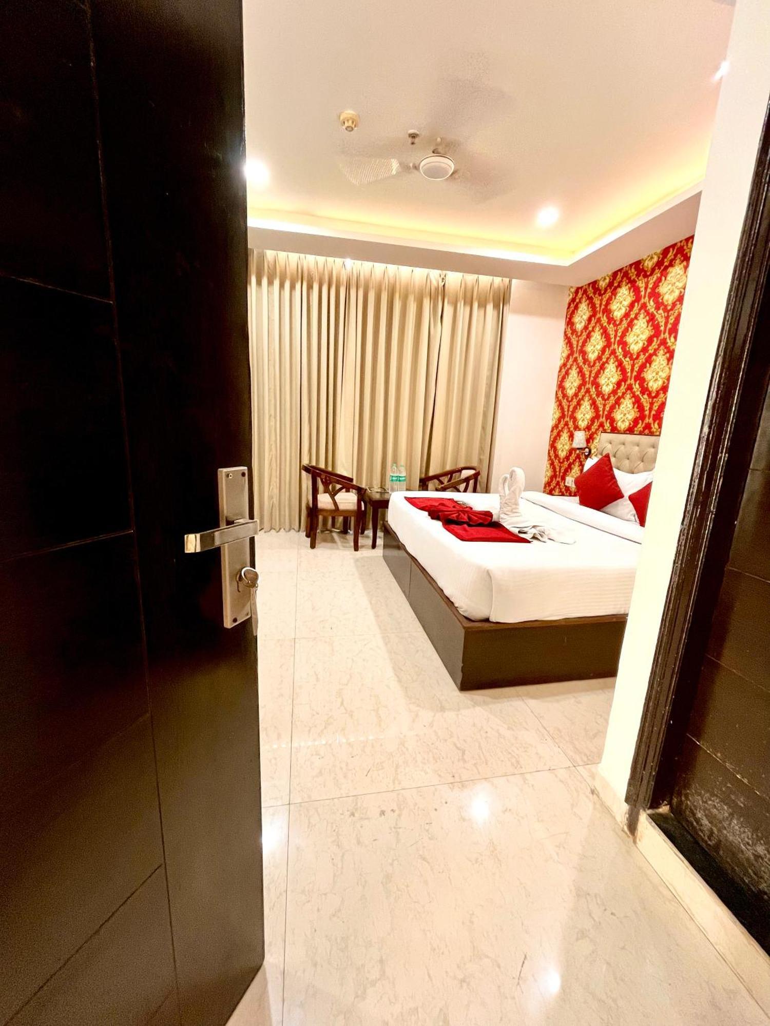 Hotel Northview Park By Lycoris !! Top Rated & Most Awarded Property In Tricity Zirakpur Luaran gambar