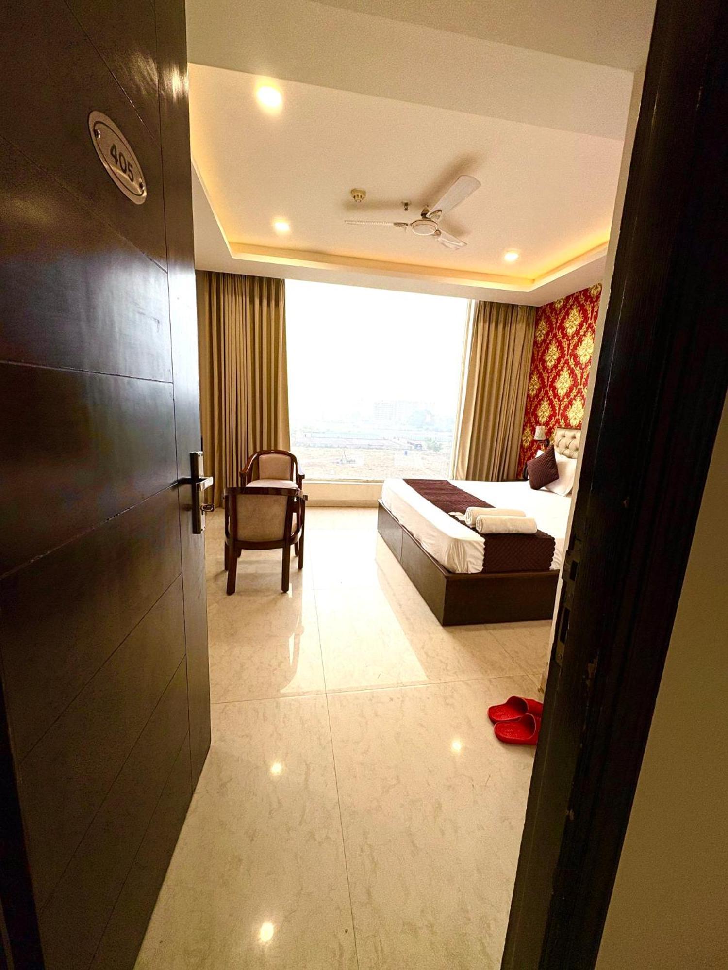 Hotel Northview Park By Lycoris !! Top Rated & Most Awarded Property In Tricity Zirakpur Luaran gambar