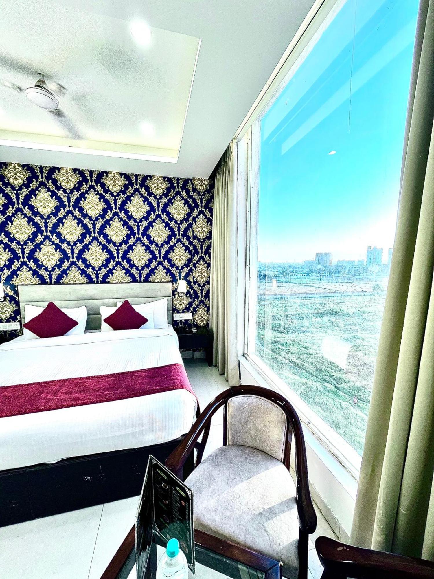 Hotel Northview Park By Lycoris !! Top Rated & Most Awarded Property In Tricity Zirakpur Luaran gambar
